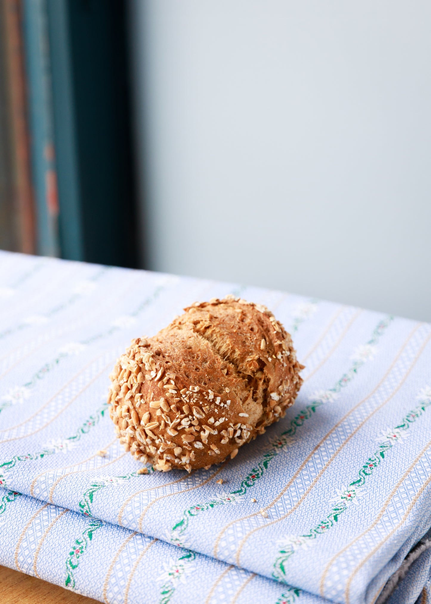 Seeded Roll
